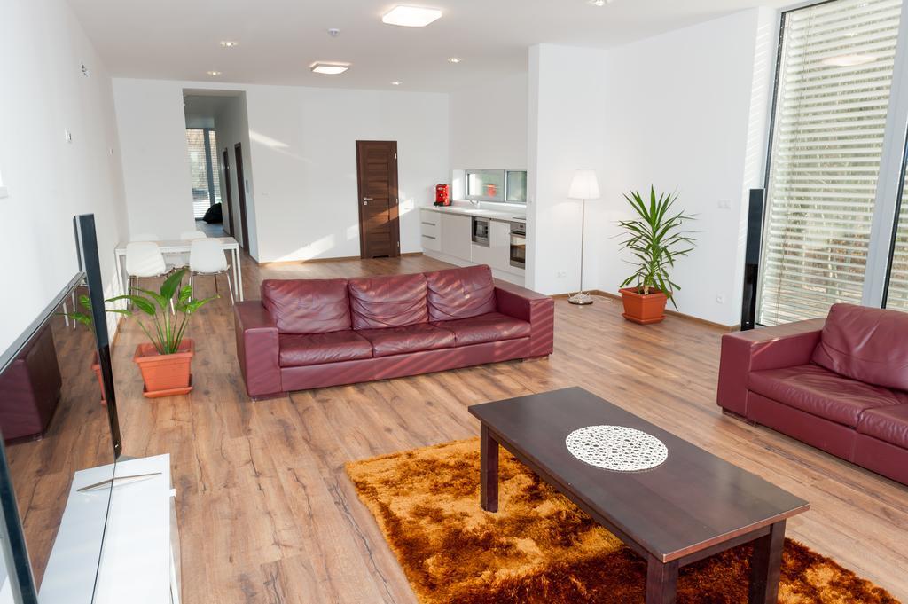 Villa Ladoven Luxusny Apartman 124M2 Мартин Экстерьер фото