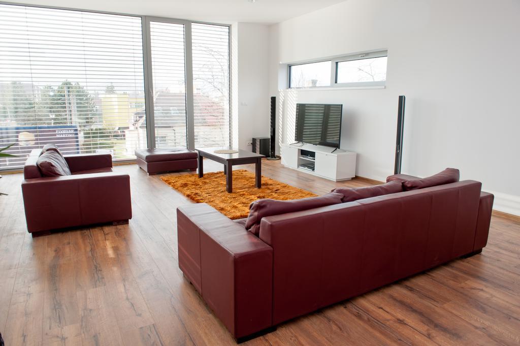 Villa Ladoven Luxusny Apartman 124M2 Мартин Экстерьер фото
